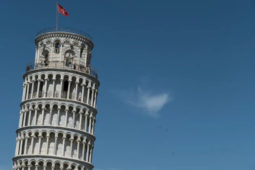 Torre Inclinada de Pisa en una ruta desde Florencia a Pisa y Lucca en tren